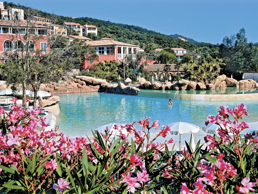 Cozy apartment in the beautiful fortified town Grimaud - Image 1
