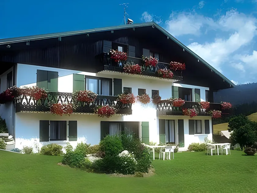 Chalet Fleur des Alpes 1 - Image 1