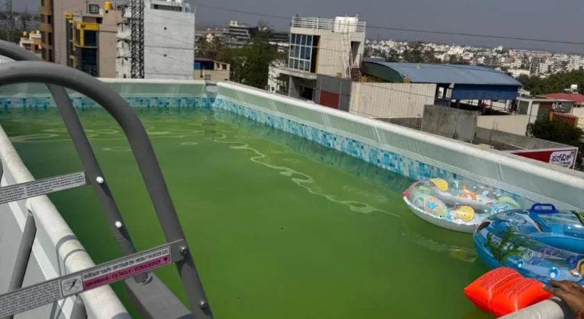 LUXE Penthouse 4BHK with Swimming pool - Image 1