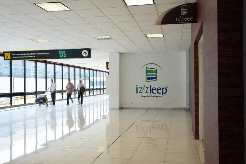 Izzzleep Aeropuerto Terminal 1 - Image 1