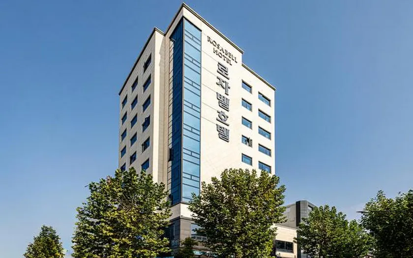 Rosabell Hotel - Image 1