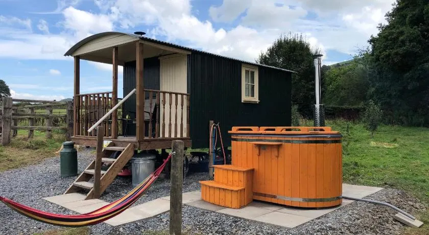 Shepherds Hut at The Retreat - Image 1