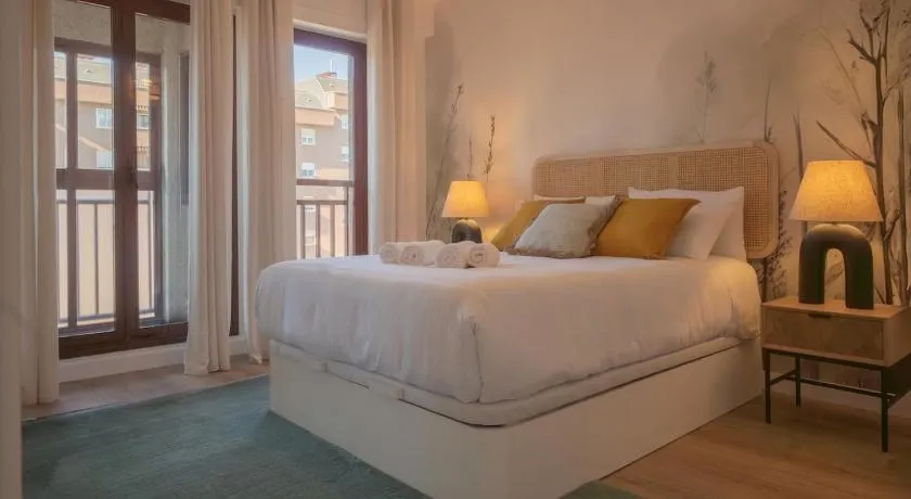 Elegant temporary apartment on street hiruela Temporal DHI17 - Image 1