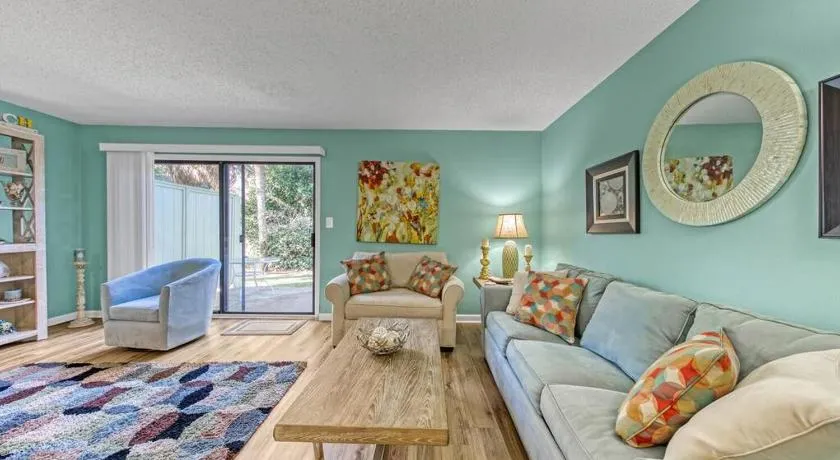 SOUTH BAY BY THE GULF- Private beach access, Community pool, Foosball - Image 1