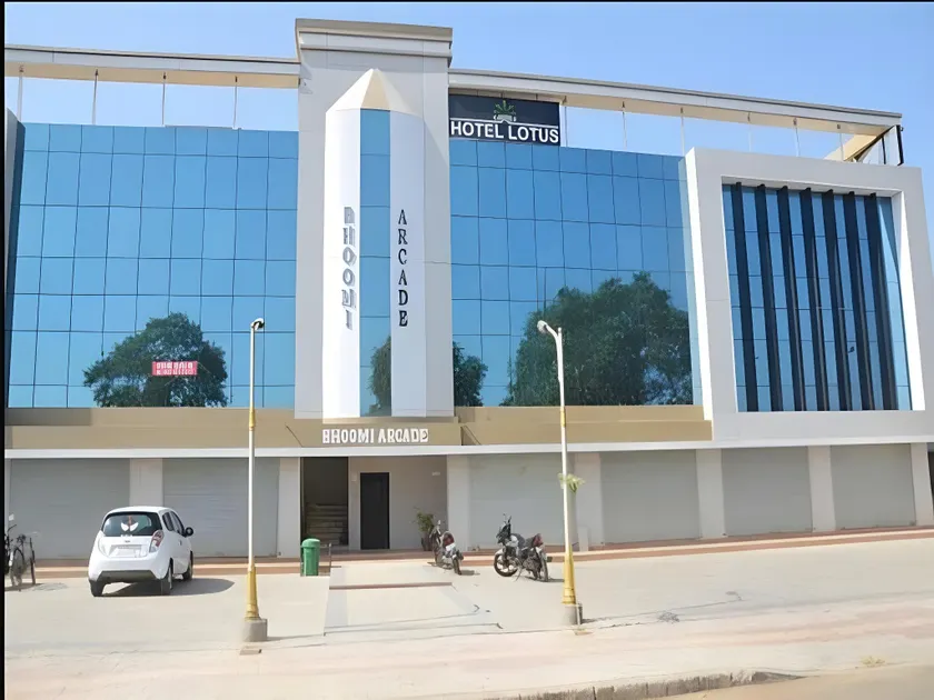 Hotel Lotus - Image 1