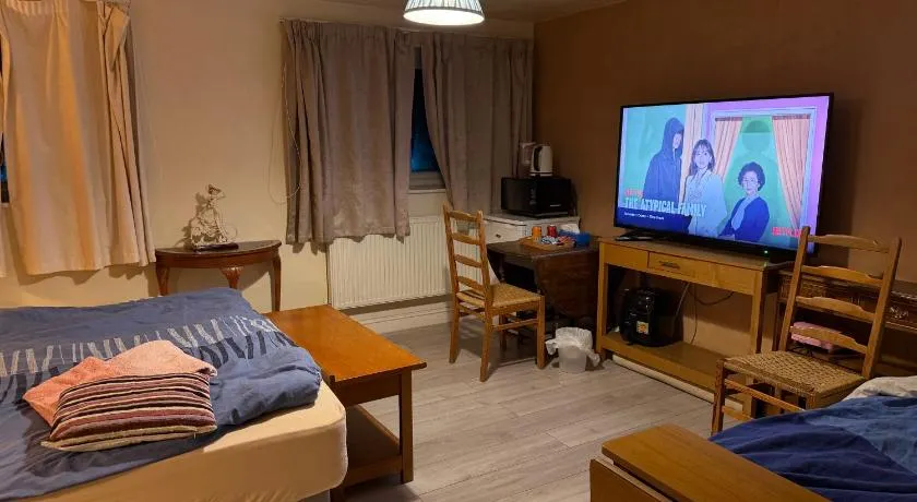 B1-Jacks Court - Image 1