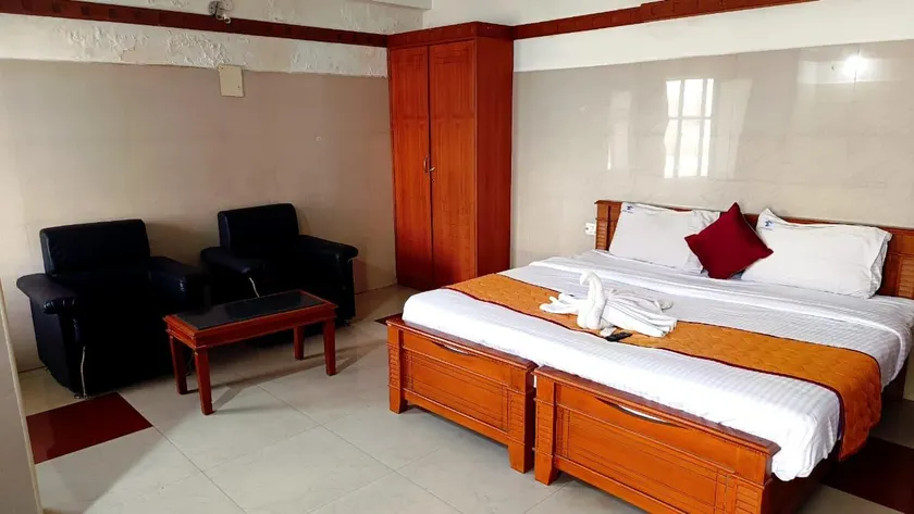 Skyry Hotels Gandhipuram - Image 1