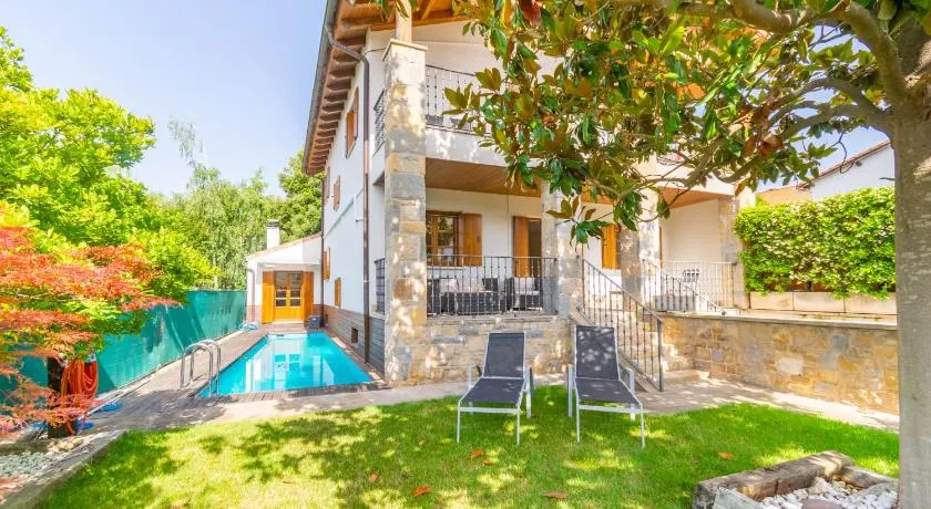 Gran casa rural con piscina a 3 mi de Pamplona - Image 1