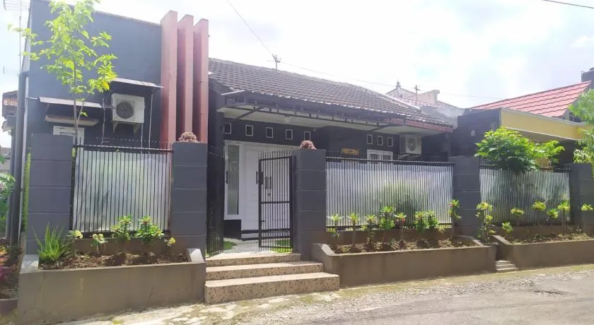 Endah Homestay Syariah - Image 1