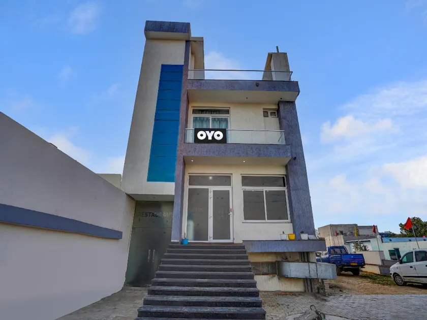 Hotel O DMK Hotel - Image 1