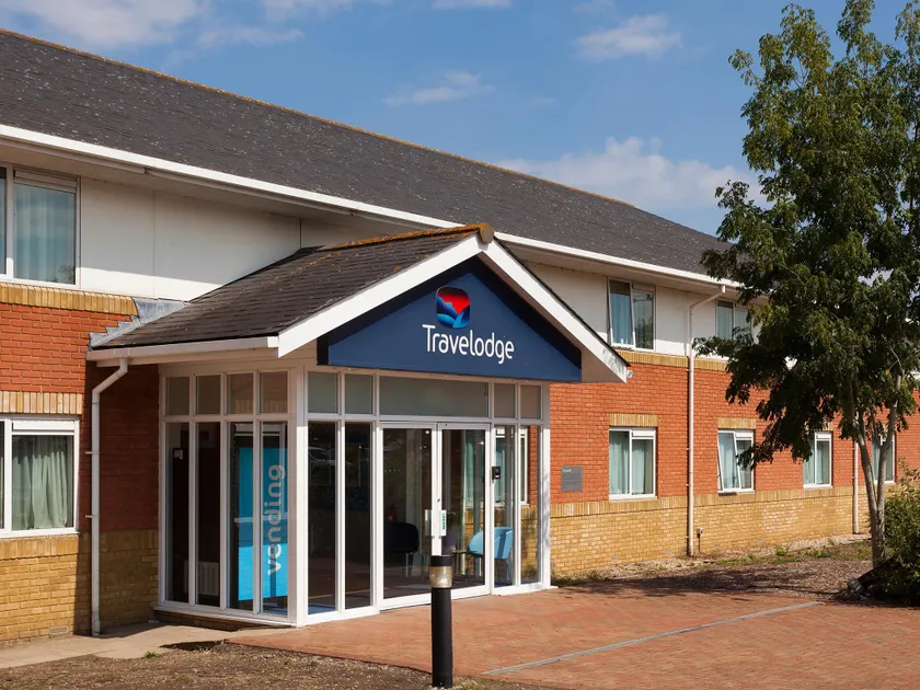 Travelodge Reading M4 Westbound - Image 1