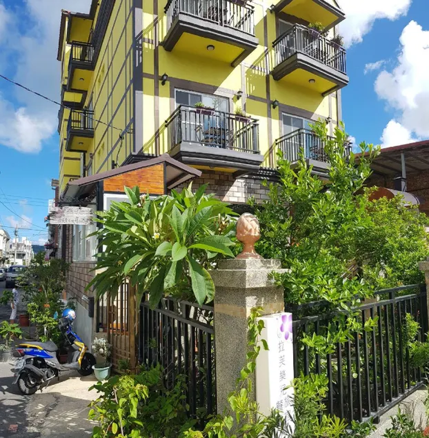 La Fleur BnB & Restaurant - Image 1