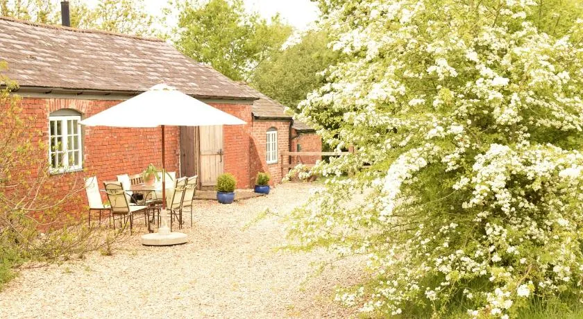The Barn, Ridouts Farm - Image 1