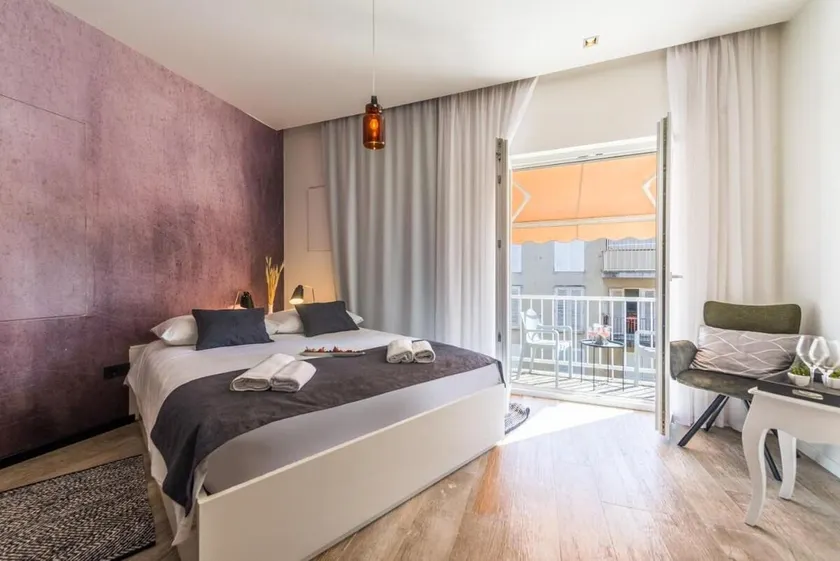 The Well Luxury Rooms - Image 1