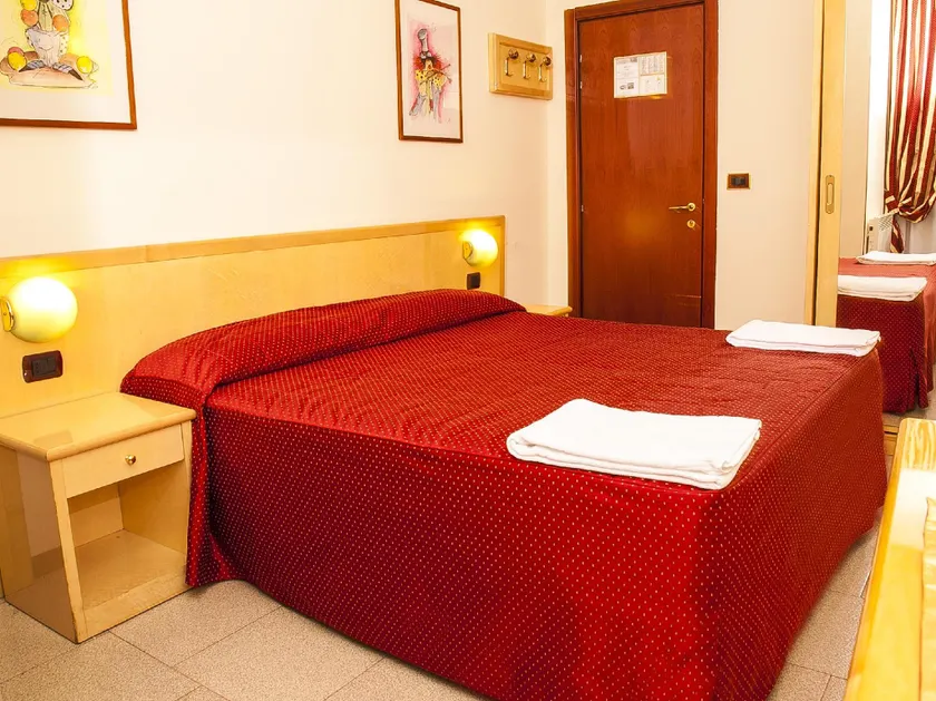 Hotel Fiorella Milano - Image 1