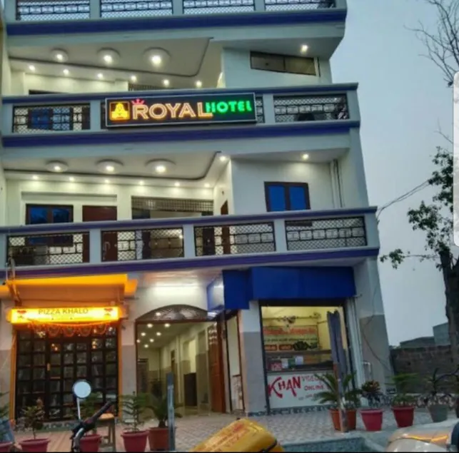 Royal Hotel - Image 1
