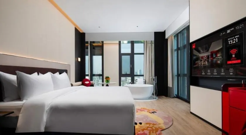 Radisson Red Yangzhou Slender West Lake - Image 1