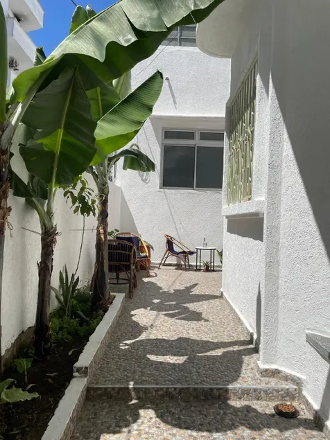 Syrah Home - Image 1
