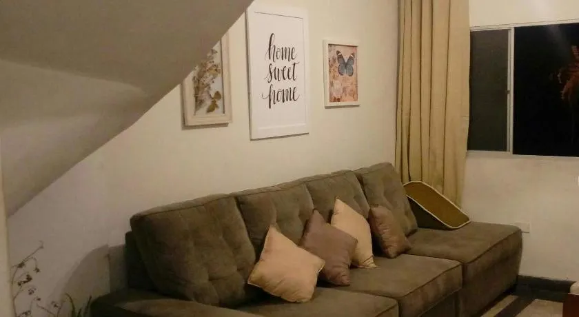 Minha Casa, Seu Hostel - Image 1