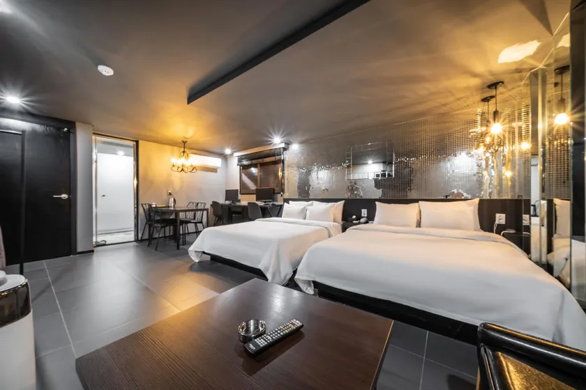 Uijeongbu XYM Premium Hotel - Image 1