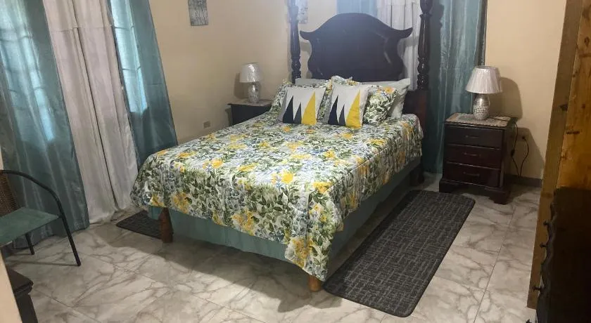 Coolworthy Cozy Retreat - Image 1