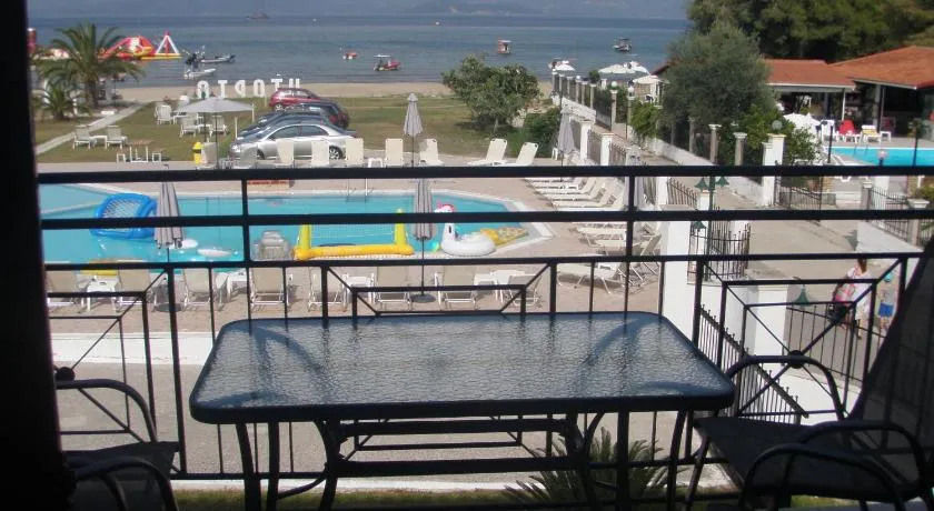 UMBRELLA BEACH APARTMENTs - Image 1