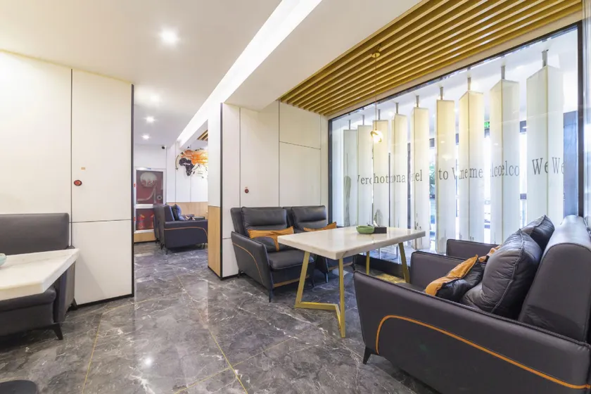 Verona Business Hotel - Image 1
