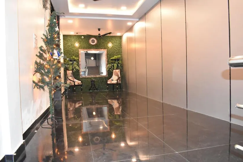 Hotel Shagun Residency - Image 1