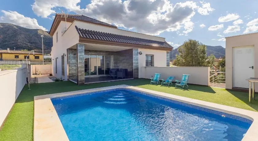 Beautiful Home In Cox - Image 1