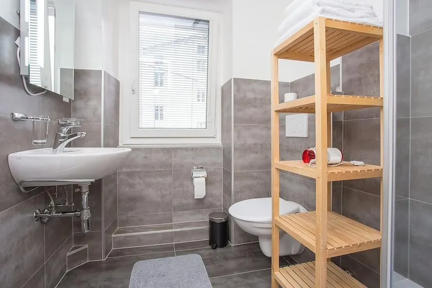 Midi Guestrooms - Image 1