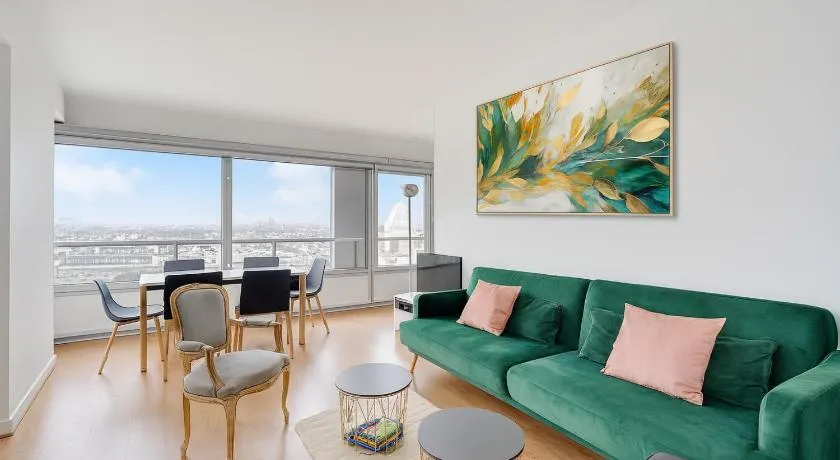Eiffel Tower Grand Appartement 3 Chambres Panoramique Paris Vue with Parking & AC - Image 1