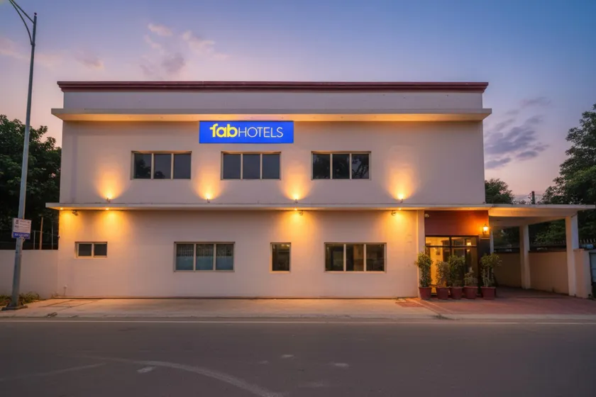 FabHotel The Dayal - Image 1