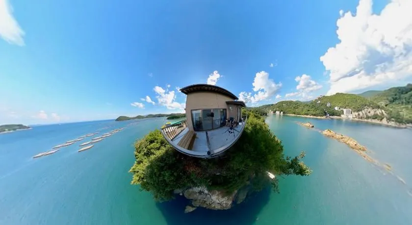 天空の城 絶景の海岸線に面し そよ風と波に触れながらリラックスできる場所です - Image 1