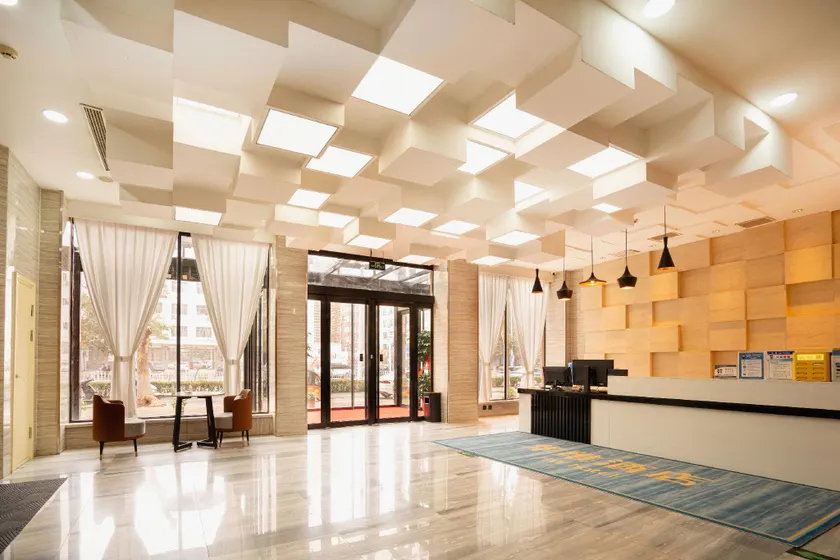 Huawi Hotel (Puyang Jingkai Avenue Bus Station Branch) - Image 1