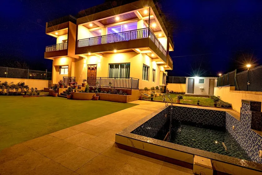 Aishwarya R Galaxy - Image 1