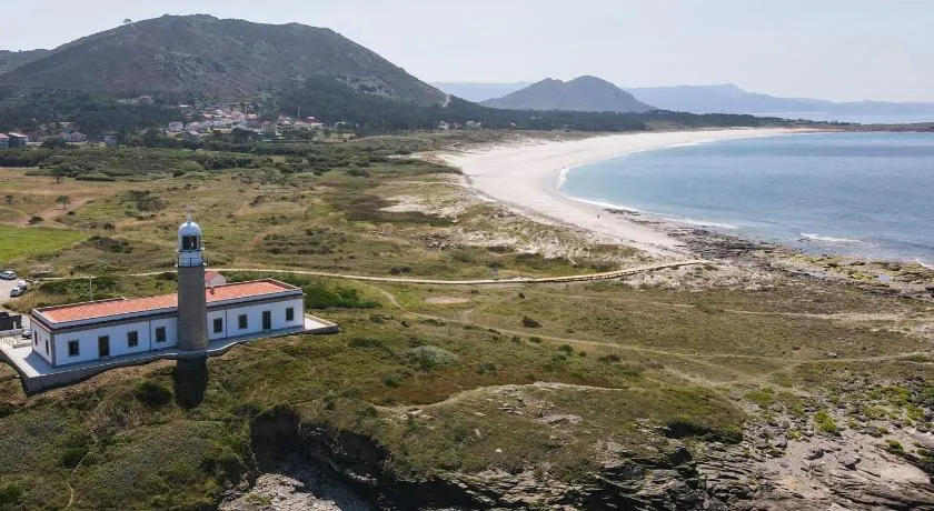 Hotel Faro Lariño - Image 1