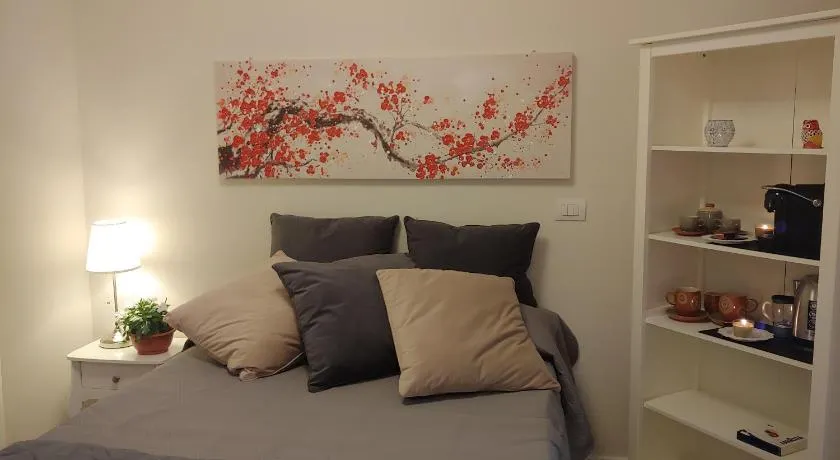 TINY ROOM - Image 1