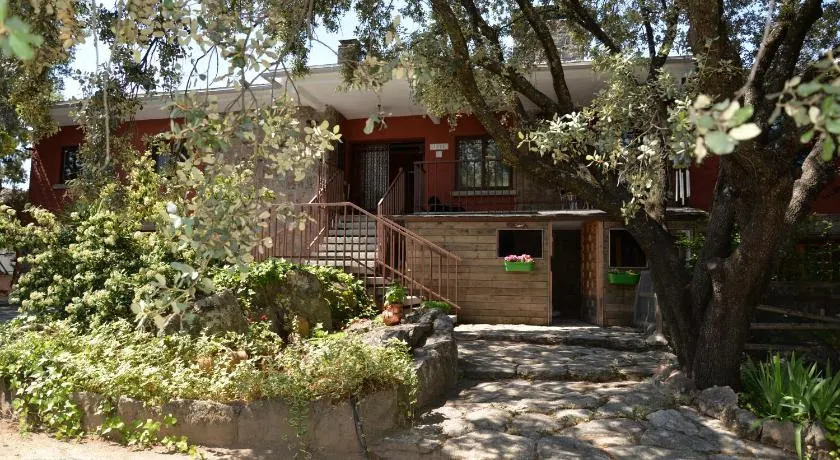 LA CASA DE GALAPAGAR ALOJAMIENTO SIETE PICOS - Image 1