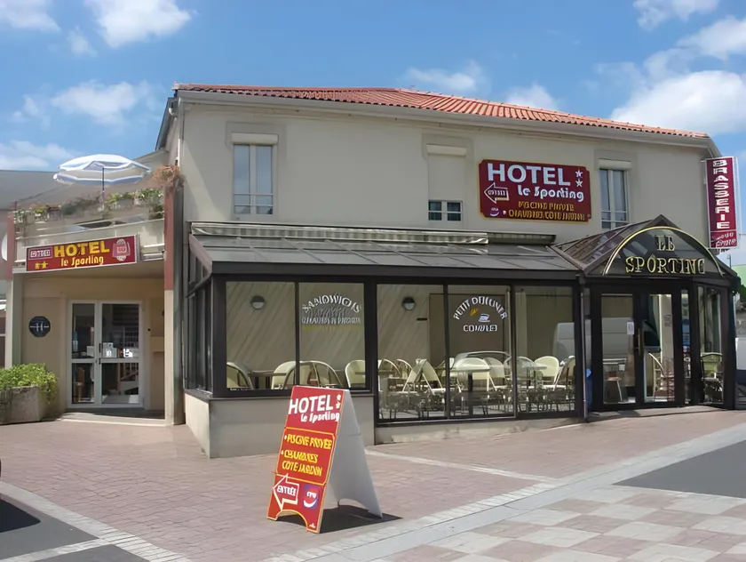 Hôtel Le Cerizay - Image 1