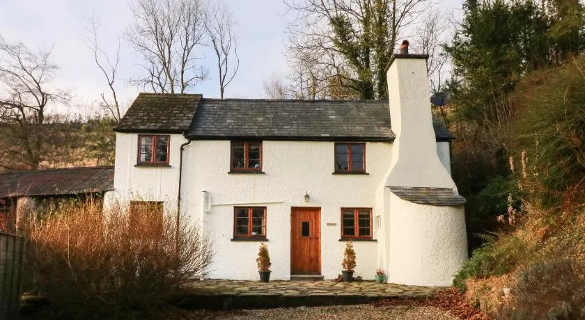 Red Deer Cottage - Image 1