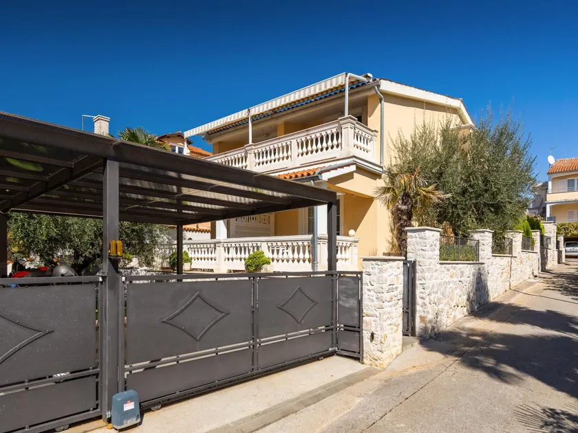 Apartment in Porec near Spadici Beach - Image 1