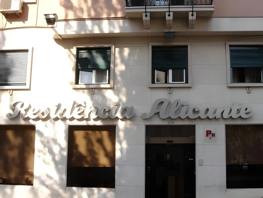Hotel Alicante - Image 1