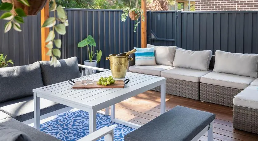 Sea Breeze Retreat - Image 1