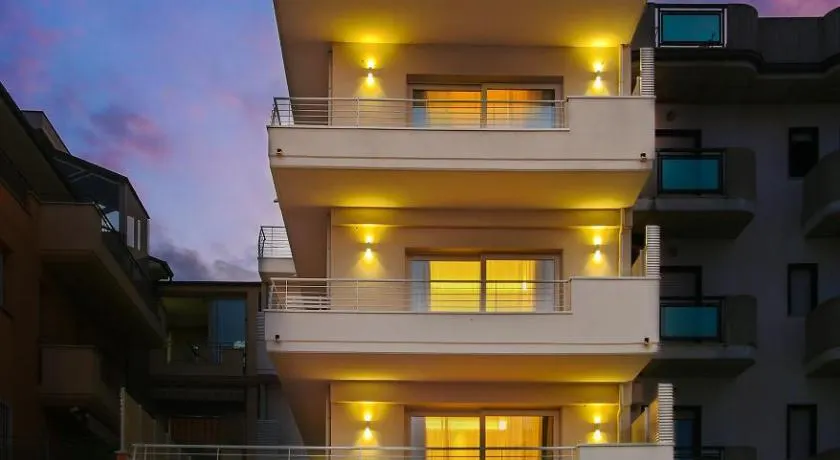 Hotel Flora - Image 1