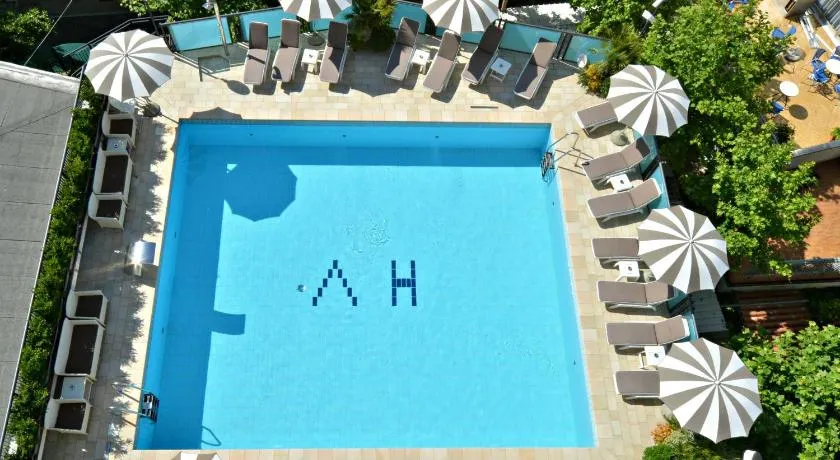 Hotel Verona - Image 1