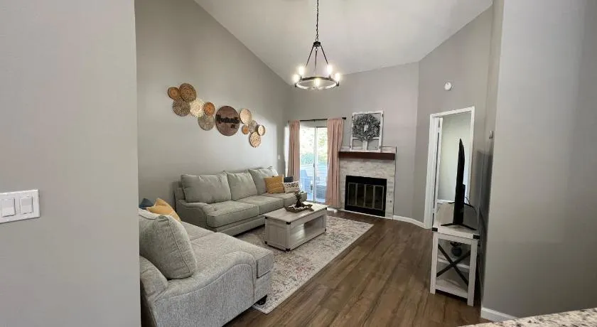 Mid City Condo - Image 1