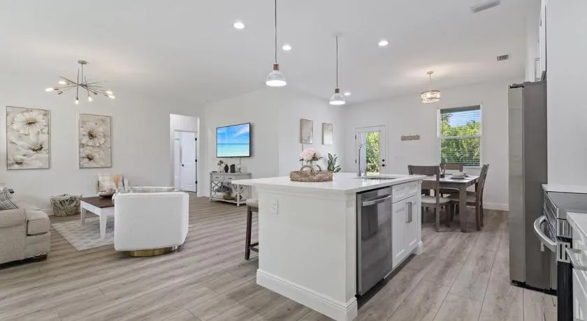 Elegant, Modern And New House - Image 1