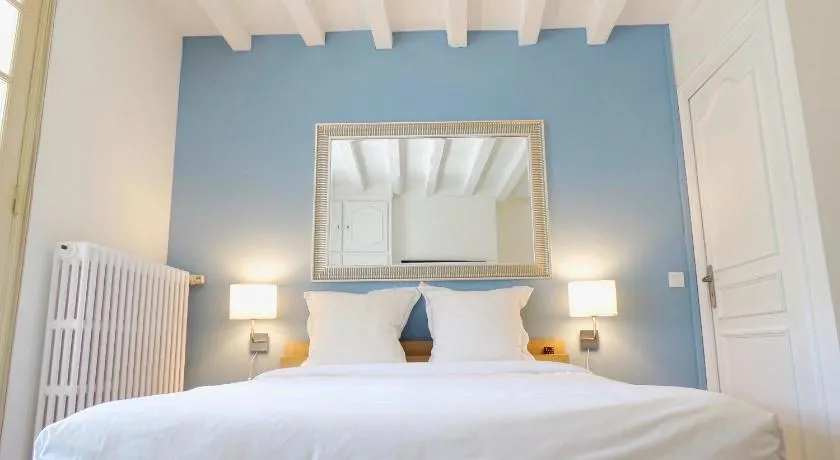 Les Chambres Lune - Image 1