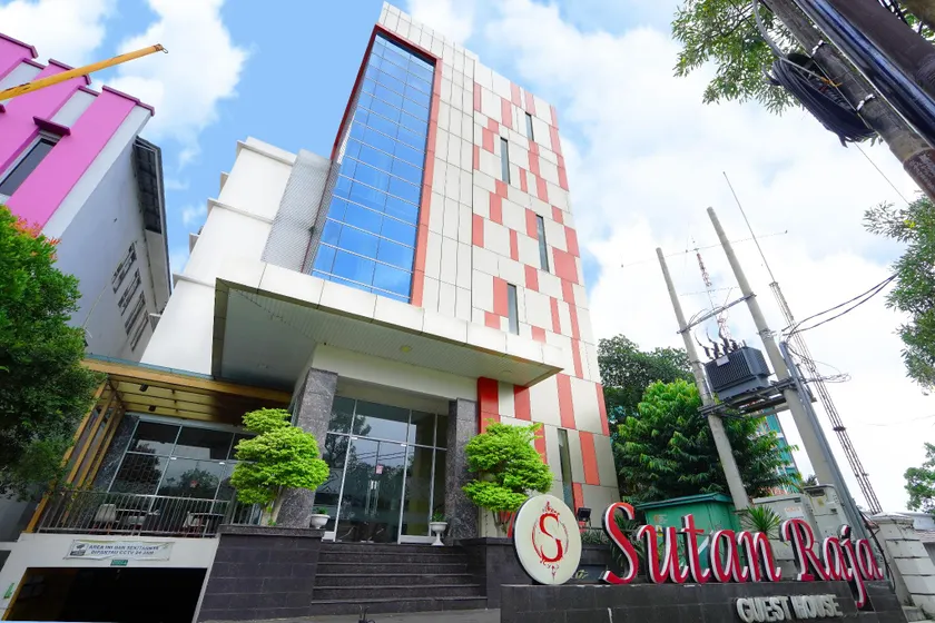 Sutan Raja Guest House Cirebon - Image 1