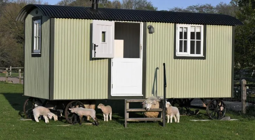 SHEPHERDS HUT - Image 1